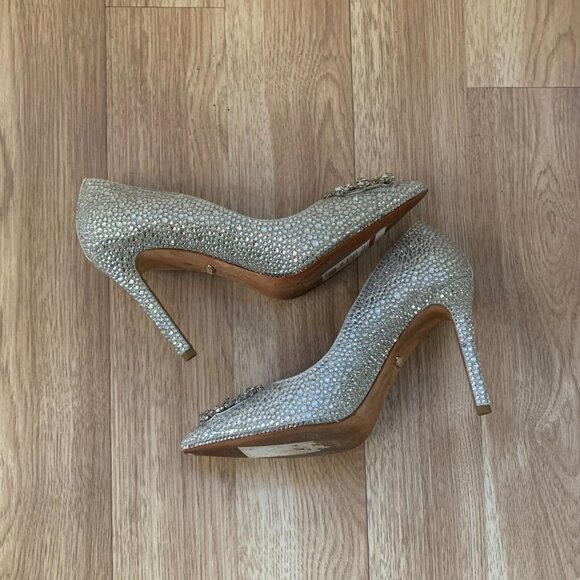 Badgley Mischka Cher II Embellished Pointed-Toe Pumps Heels - Picture 4 of 13